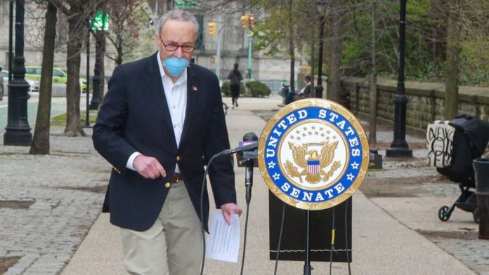 Chuck Schumer wearing Covid-19 mask