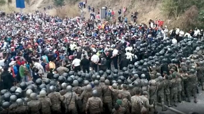 Honduras caravan moving into Guatemala