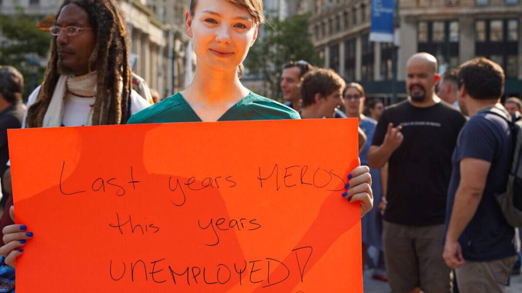 A nurse protesting against vaccine mandates