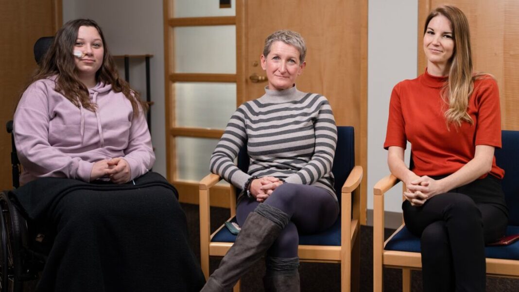 Maddie de Garay, Stephanie de Garay, and Brianne Dressen in Washington