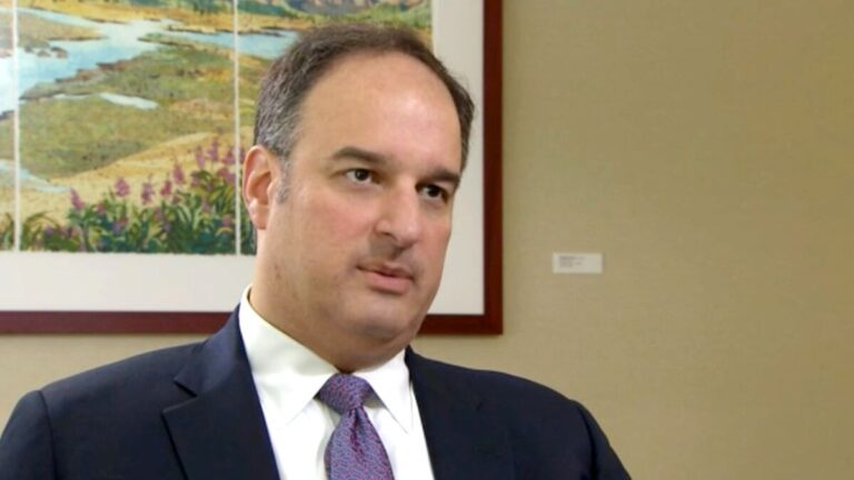 Key Player in Ex-Clinton Lawyer’s Trial Intends to Plead the Fifth
