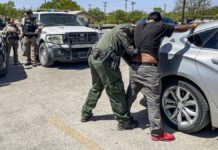 Border Patrol agents pick up four illegal aliens from Mexico
