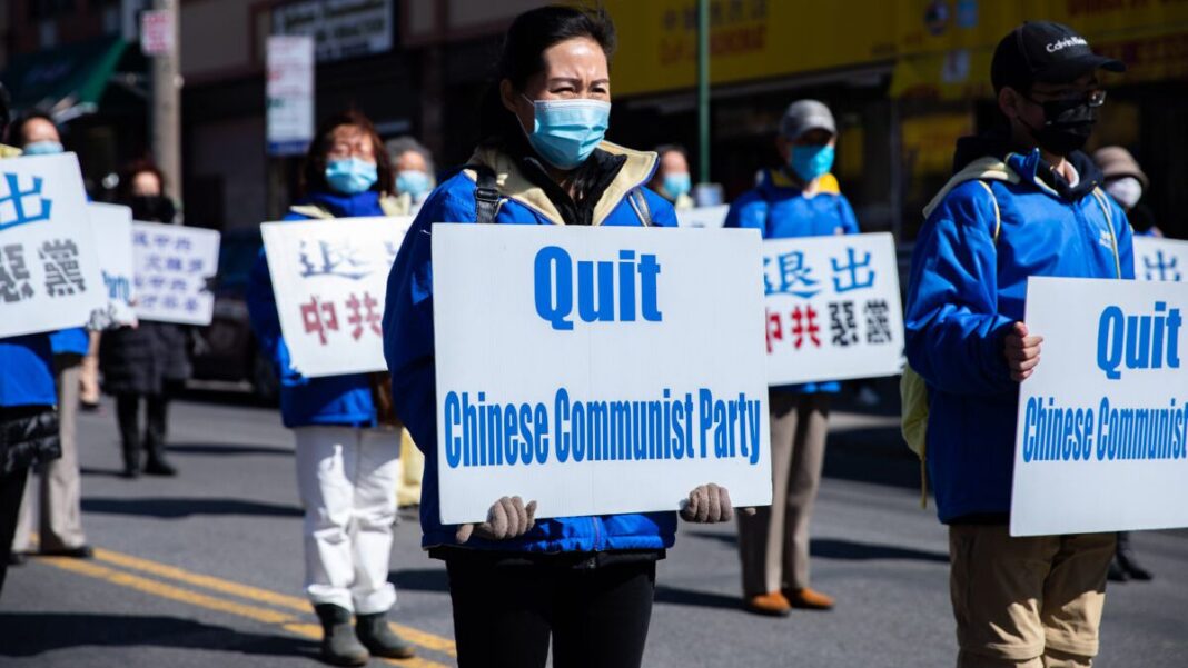 Falun Gong practitioners Supporting millions leaving the CCP