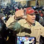Ray Epps encourages protesters to go into the Capitol