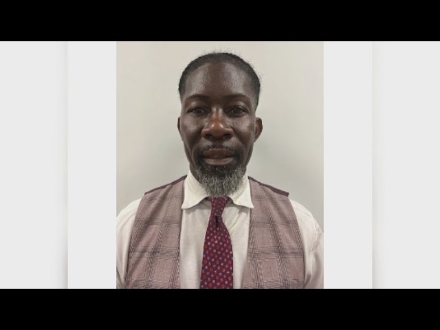 Des Moines Public Schools superintendent Ian Roberts detained by ICE agent