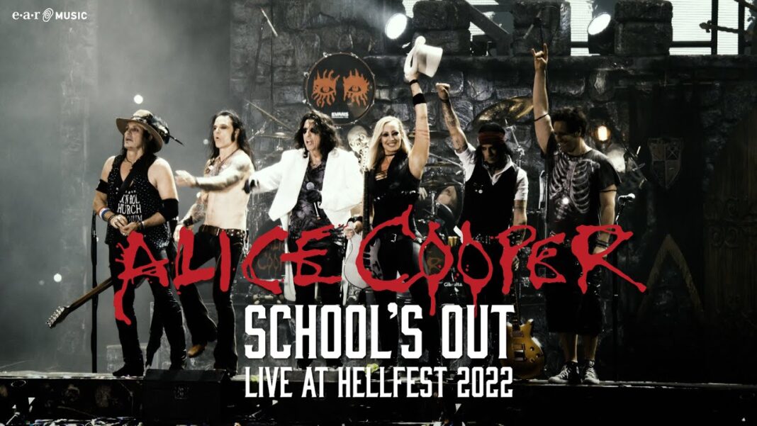 ALICE COOPER 'School's Out' - Live At Hellfest 2022 - Full Show Exclusively Available On 'Road'