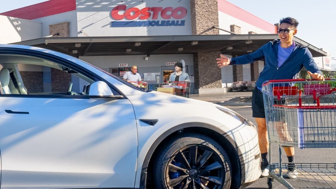 I Tested Tesla's Actually Smart Summon in Real Life