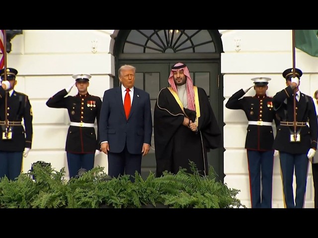 Trump approves 30-year nuclear deal with Saudi Arabia